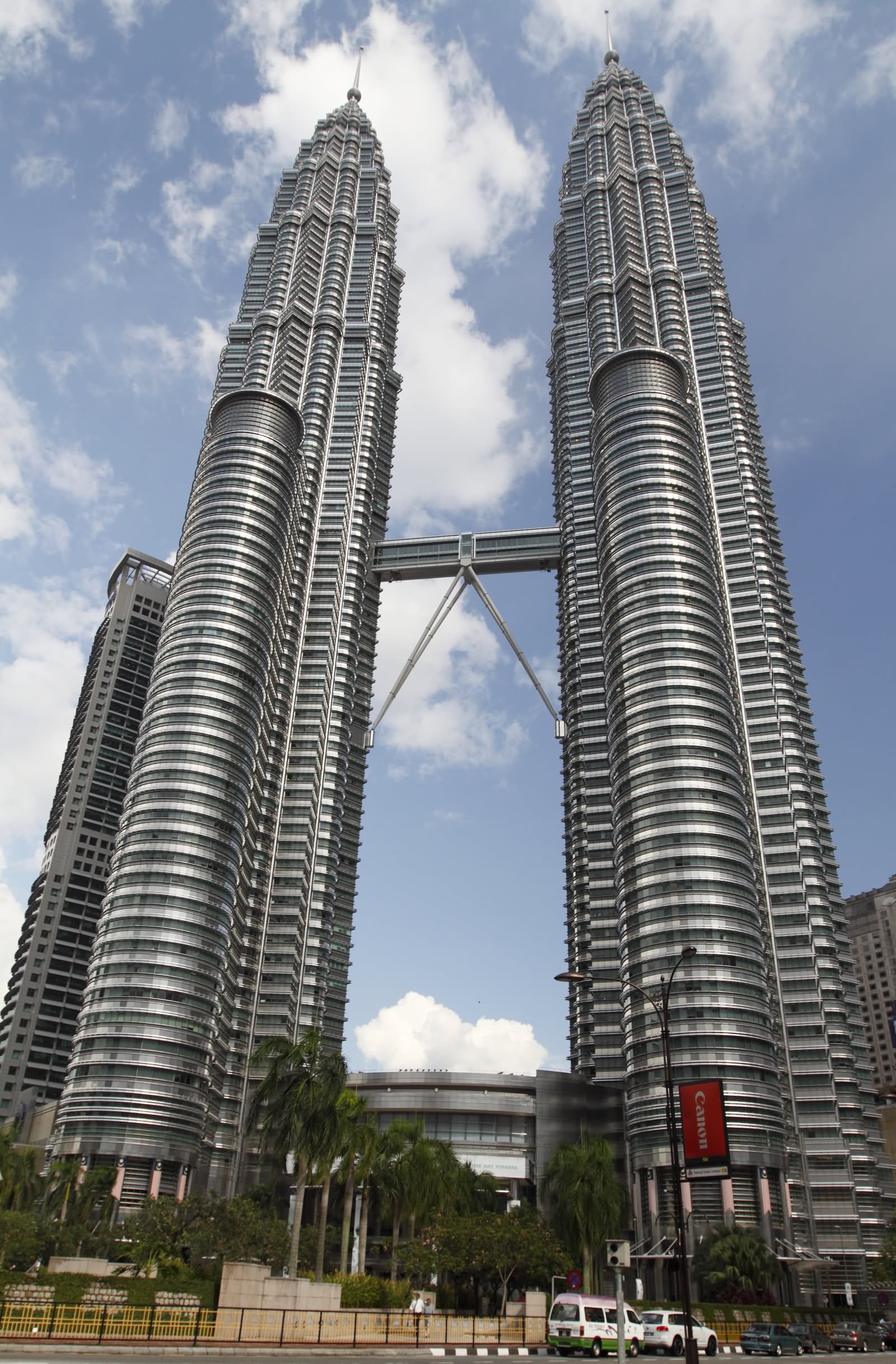 11–12. Petronas Towers — Kuala Lumpur — skyscraper photograph